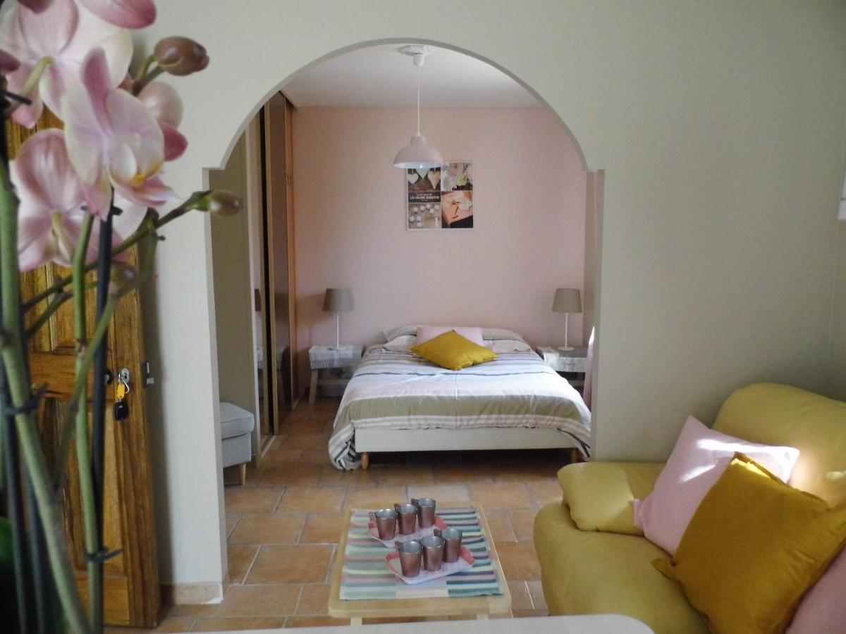 Appartements Dans Villa Privee Avec Piscine, Jardin, Parking Clos, Wifi, Climatisation メルイユ エクステリア 写真